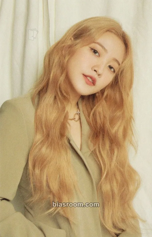Yeri 2020 Season's Greetings Photocard - Red Velvet - Red Velvet K-pop photocard