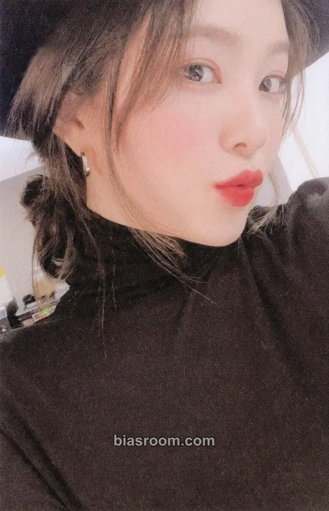 Irene 2020 Season's Greetings Photocard - Red Velvet - Red Velvet K-pop photocard