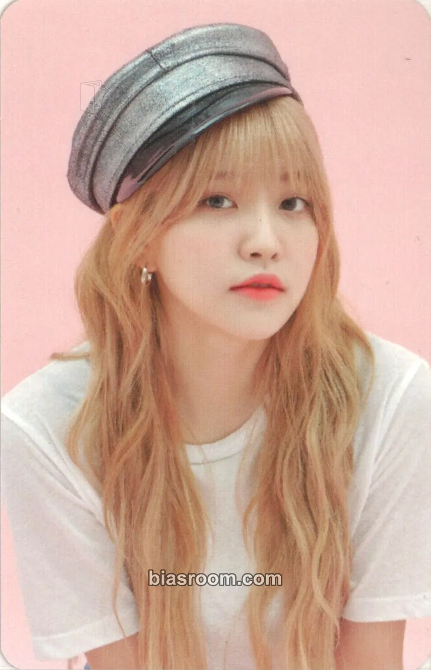 Yeri 2020 Season's Greetings Photocard - Red Velvet - Red Velvet K-pop photocard