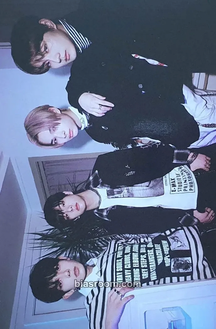 BORDER: CARNIVAL Photocard - ENHYPEN - ENHYPEN K-pop photocard