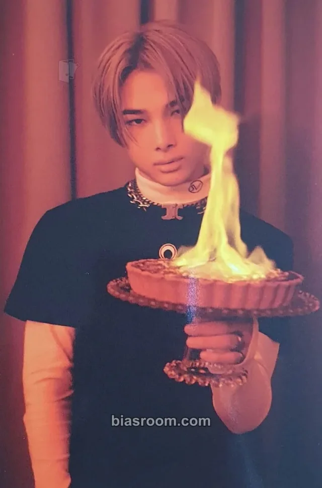 ENHYPEN - Ni-ki - BORDER: CARNIVAL Album merch postcard set