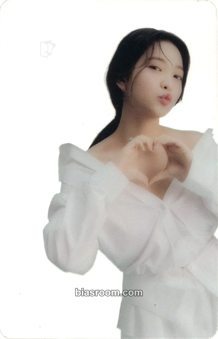 Yeri 2021 Season's Greetings Photocard - Red Velvet - Red Velvet K-pop photocard