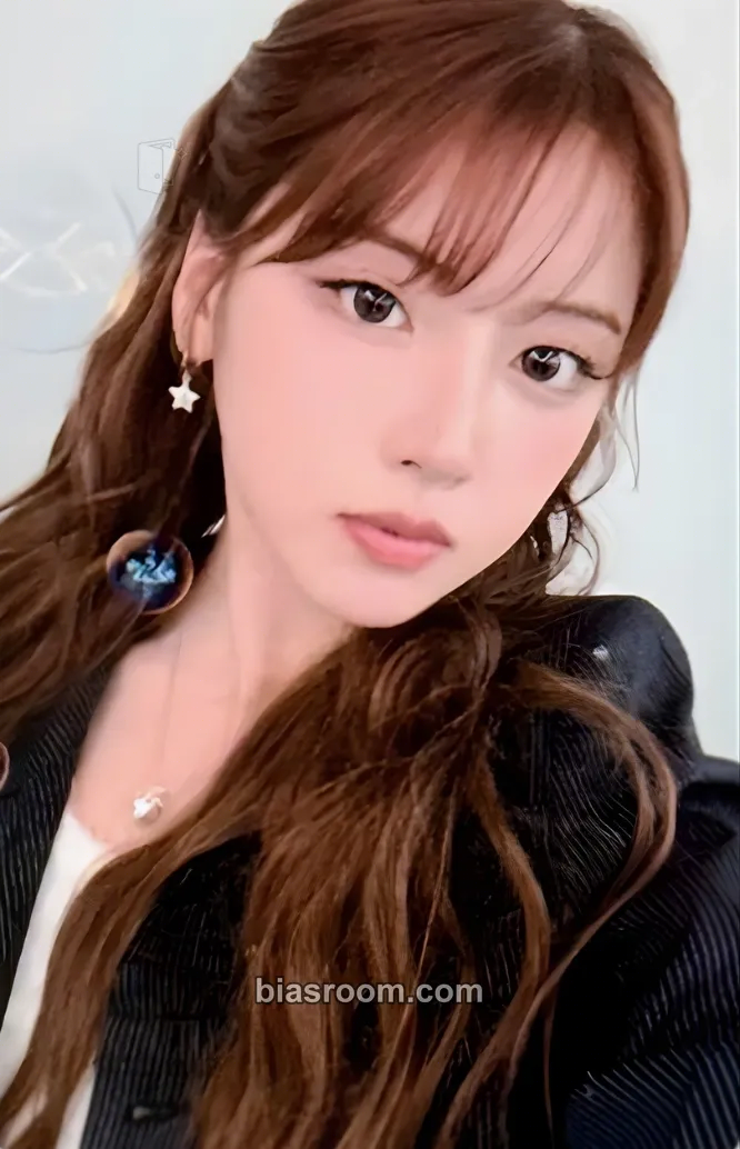 Jiwoo Blue Valentine Photocard - NMIXX - NMIXX K-pop photocard