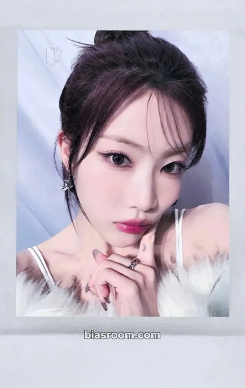 Kim Lip Dall Photocard - ARTMS - ARTMS K-pop photocard