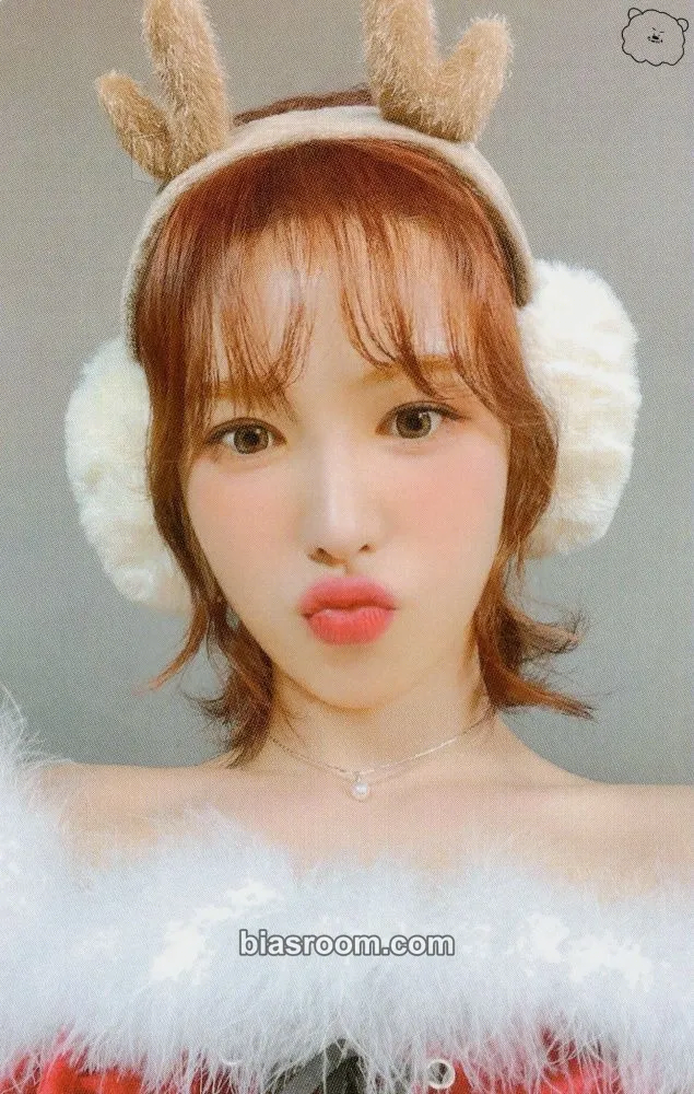 Wendy Pink Christmas Photocard - Red Velvet - Red Velvet K-pop photocard