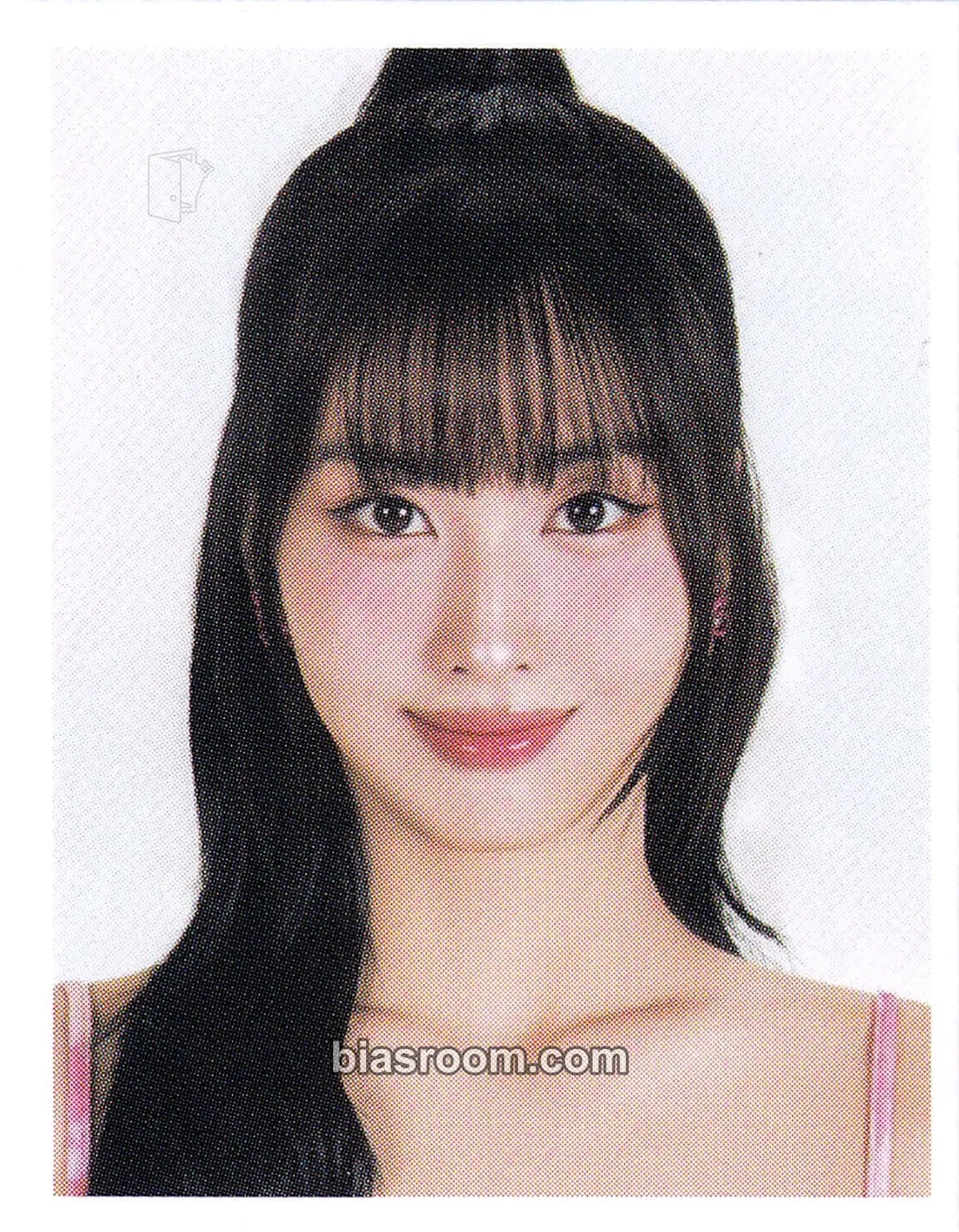 Momo 2025 Season’s Greetings: Collector Photocard - TWICE - TWICE K-pop photocard