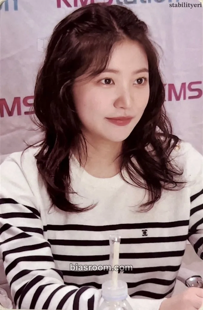 Yeri Chill Kill Photocard - Red Velvet - Red Velvet K-pop photocard