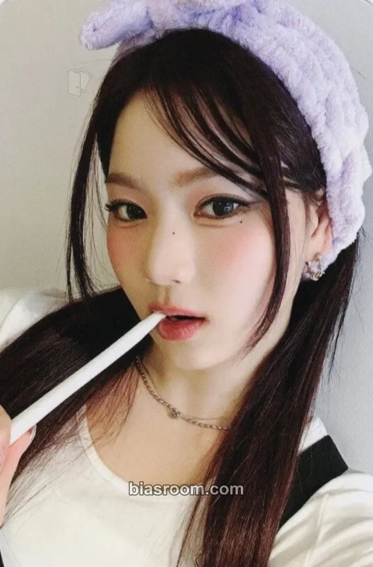 Isa S Photocard - STAYC - STAYC K-pop photocard