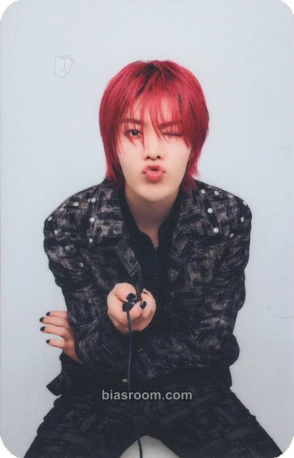 Yuta Neo City: The UNITY (3rd NCT127 Tour) Photocard - NCT 127 - NCT 127 K-pop photocard