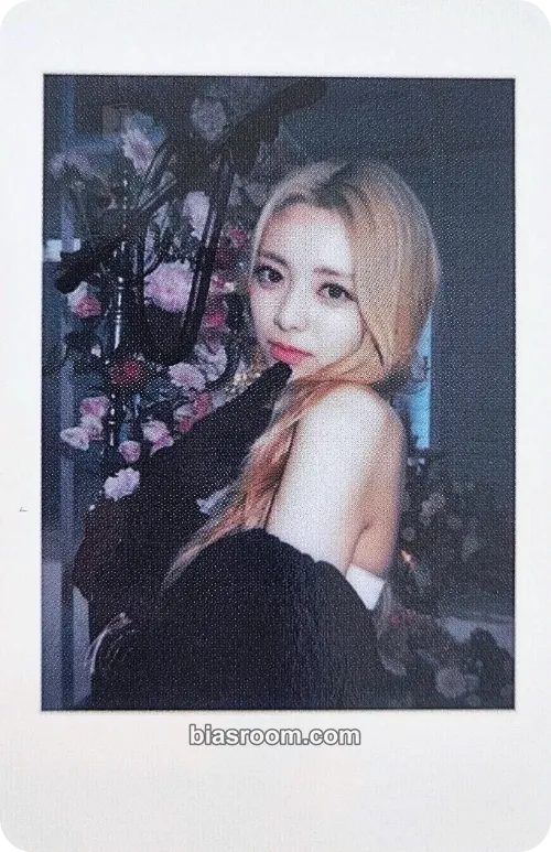 Yuna CHECKMATE Photocard - ITZY - ITZY K-pop photocard