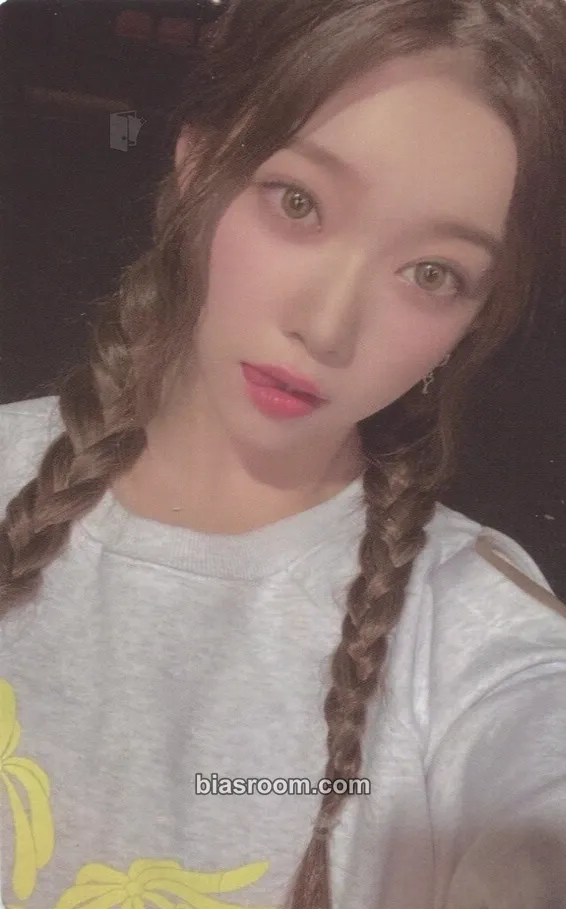 Tsuki The Billage of Perception: Chapter Three Photocard - Billlie - Billlie K-pop photocard