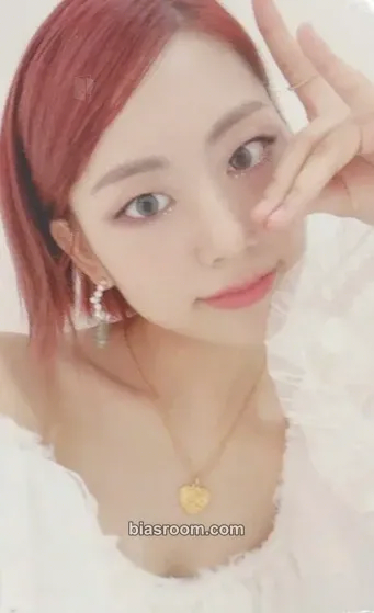 Lua I AM ME Photocard - Weki Meki - Weki Meki K-pop photocard