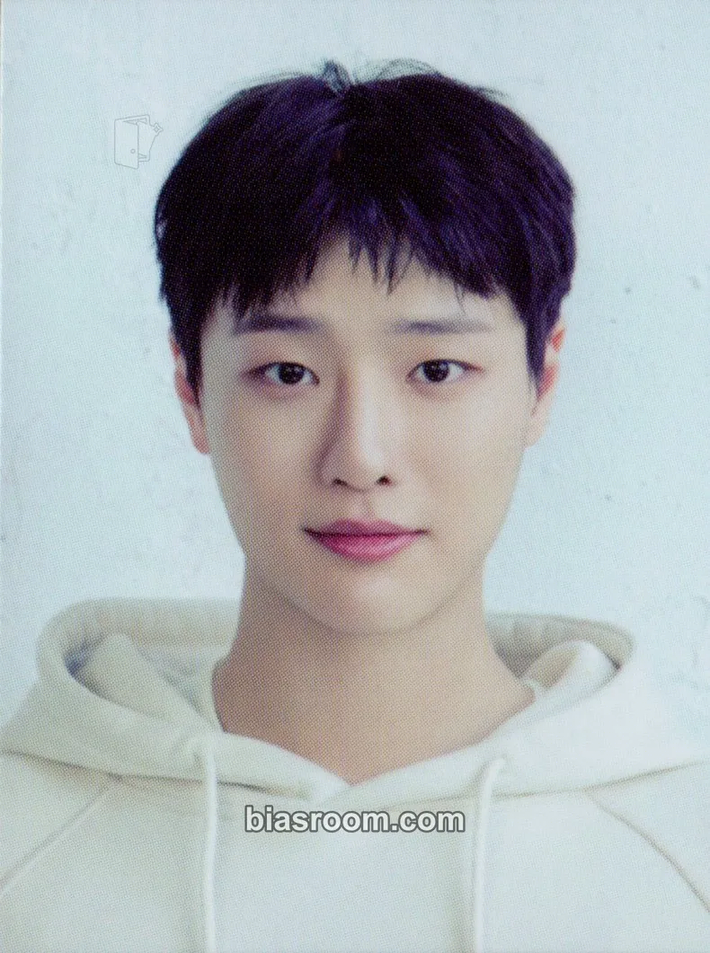 WOODZ 2023 Season's Greetings - Youth Photocard - WOODZ K-pop photocard