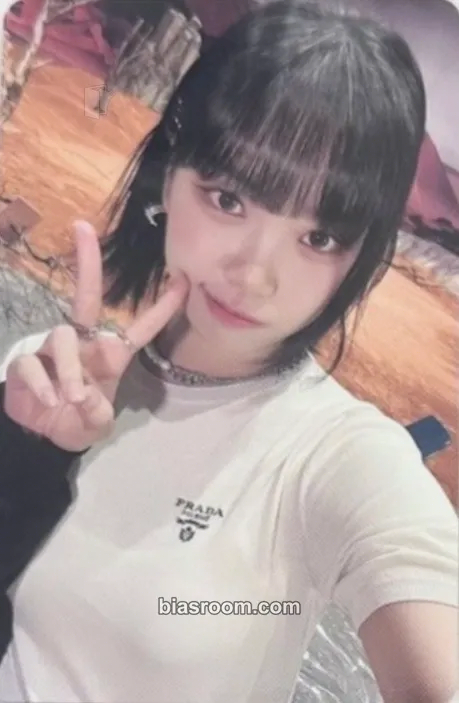 Kim Chaewon UNFORGIVEN (Japanese Ver) Photocard - LE SSERAFIM - LE SSERAFIM K-pop photocard