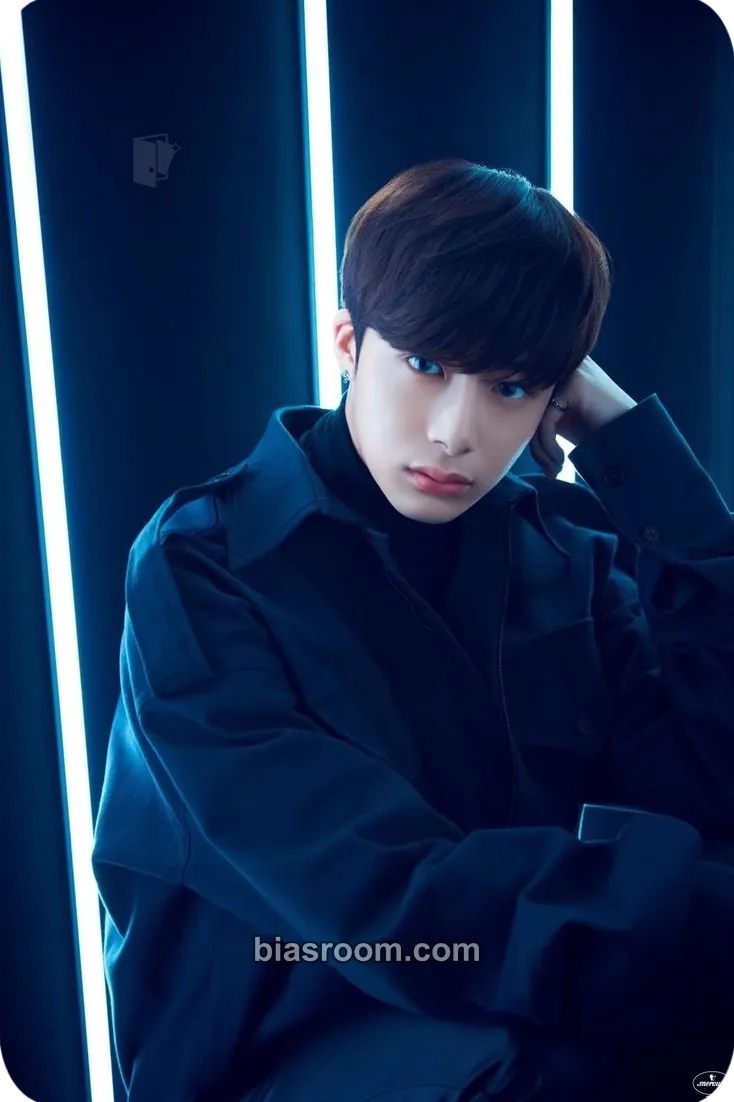 Hyungwon Hero Photocard - MONSTA X - MONSTA X K-pop photocard