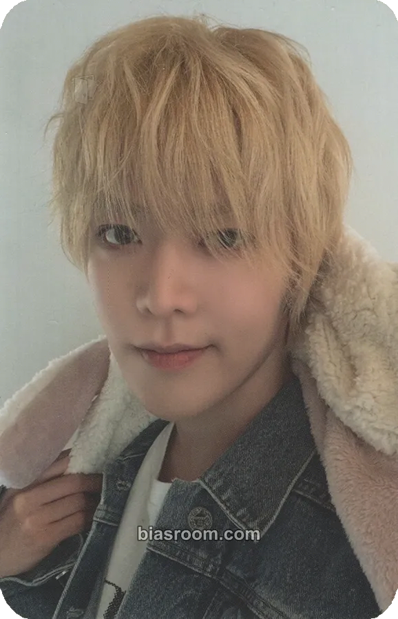 Yuta Neo City: The UNITY (3rd NCT127 Tour) Photocard - NCT 127 - NCT 127 K-pop photocard
