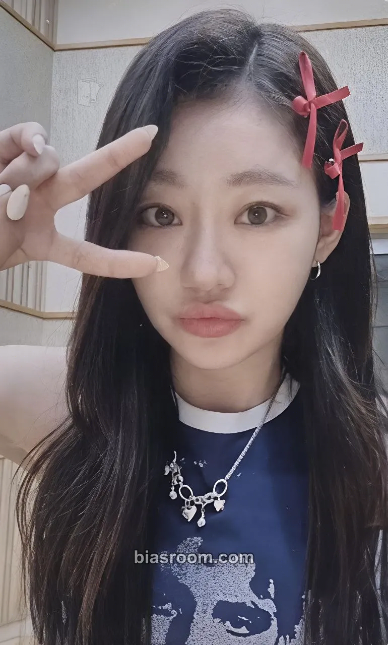 Julie KISS OF LIFE Photocard - KISS OF LIFE K-pop photocard