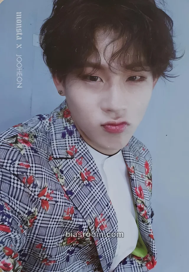 MONSTA X - Joohoney - The Clan pt.2.5: The Final Chapter Album album photocard beside version