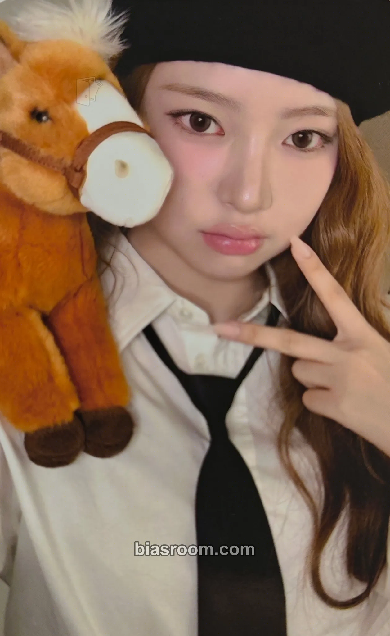 Haum 2026 Season’s Greetings: Pop Into Comic Photocard - KiiiKiii - KiiiKiii K-pop photocard