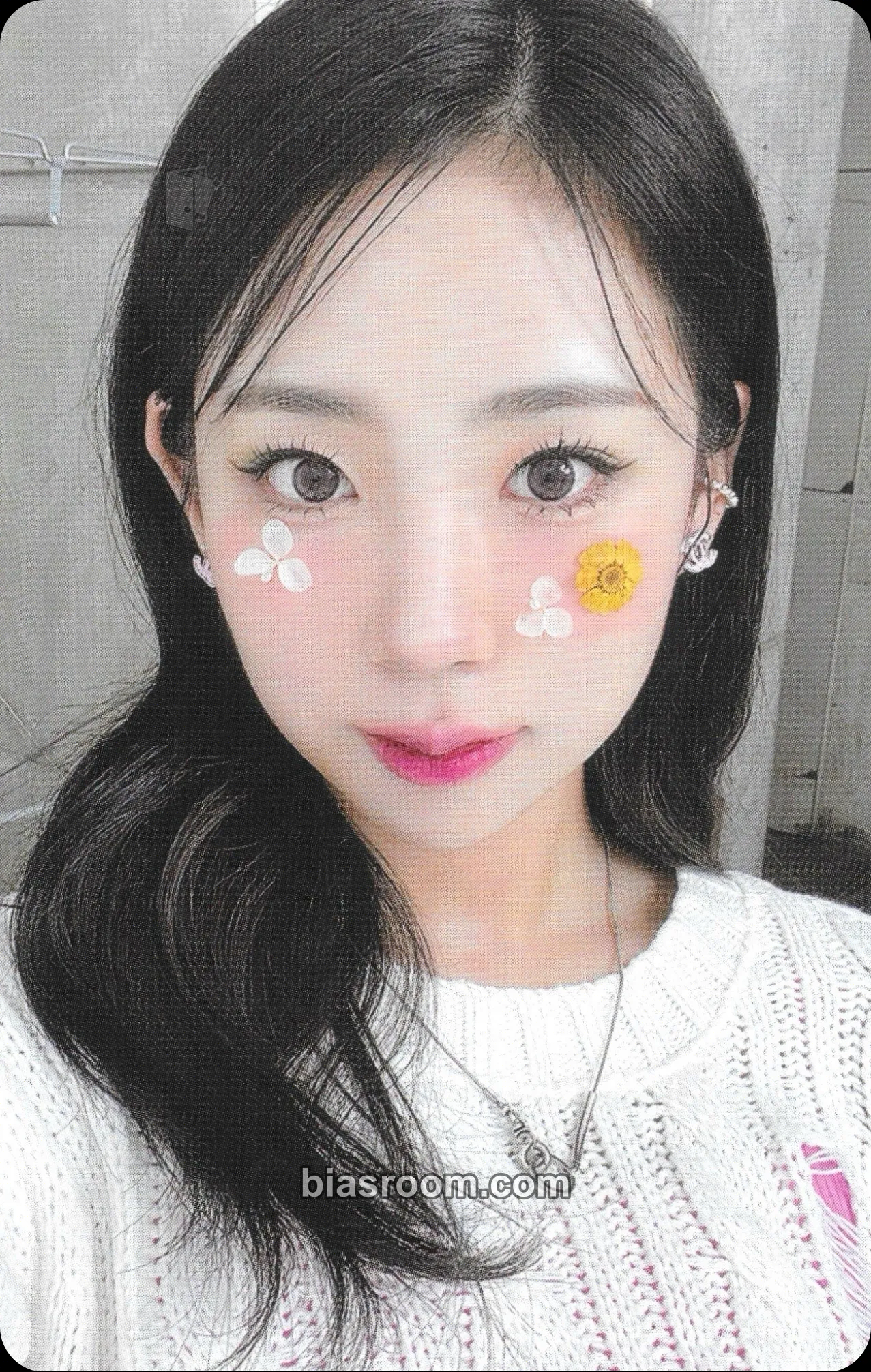 Dosie 2023 Season's Greetings: CAUTION LOVE Photocard - PURPLE KISS - PURPLE KISS K-pop photocard