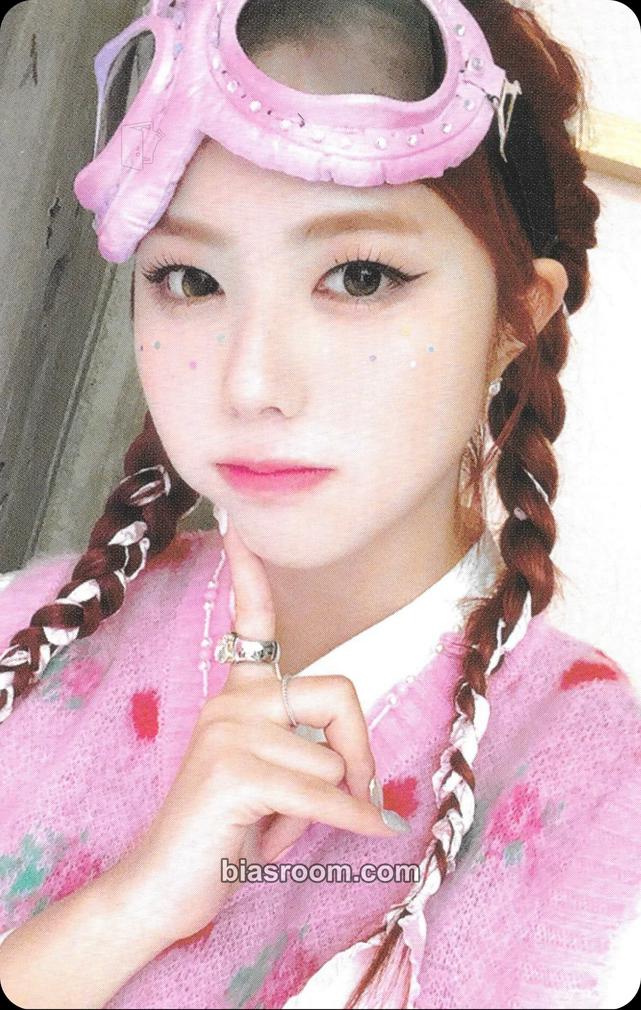 Ireh 2023 Season's Greetings: CAUTION LOVE Photocard - PURPLE KISS - PURPLE KISS K-pop photocard