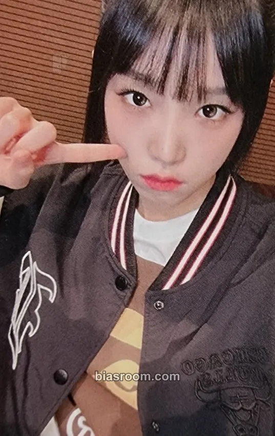 Yena Love War Photocard - Yena K-pop photocard