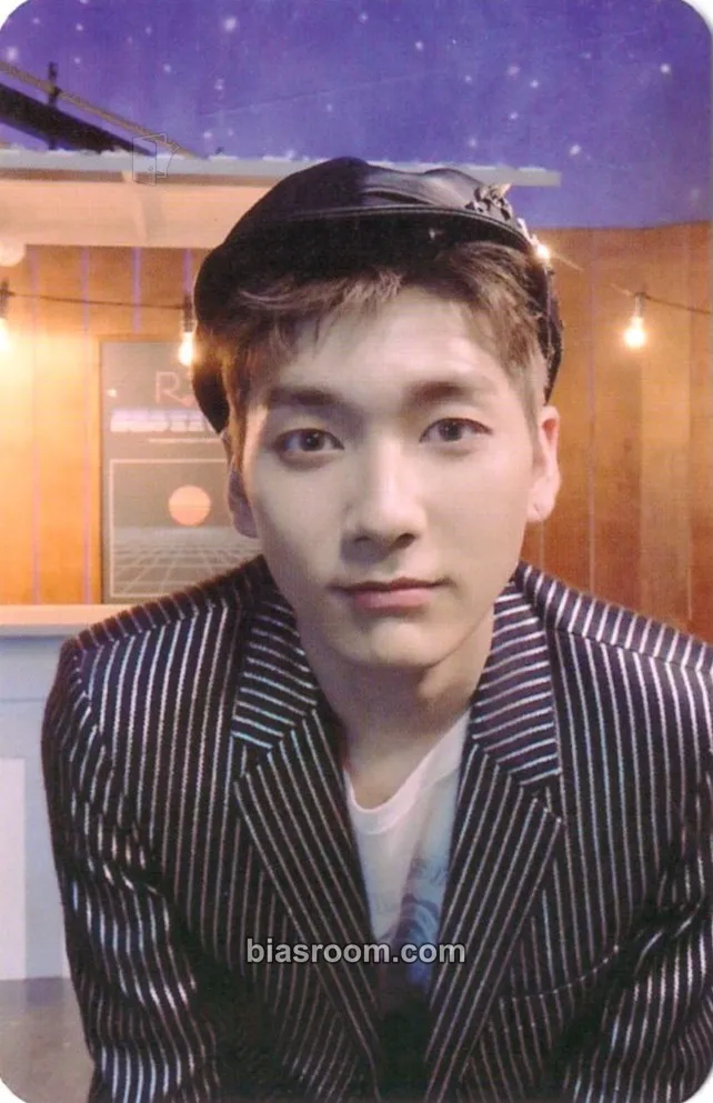 Aron The Table Photocard - NU'EST - NU'EST K-pop photocard
