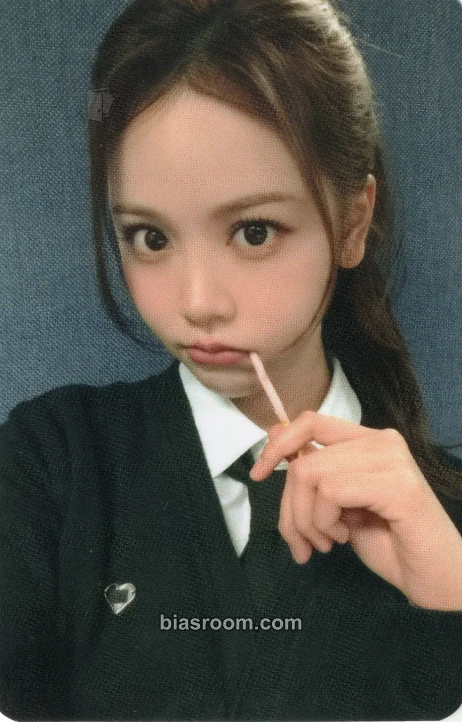 Carmen FOCUS Photocard - Hearts2Hearts - Hearts2Hearts K-pop photocard