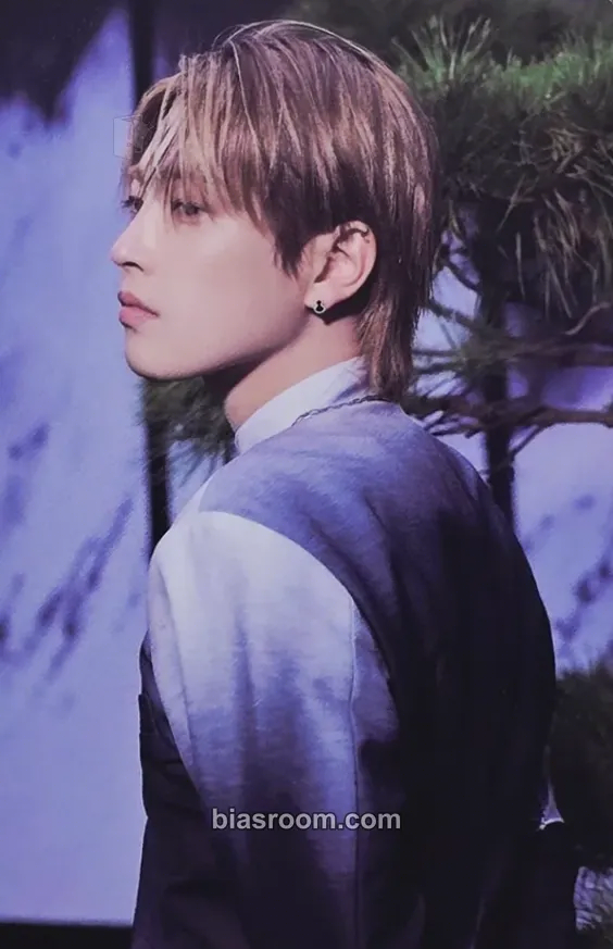 Hongjoong GOLDEN HOUR : Part.4 Photocard - ATEEZ - ATEEZ K-pop photocard