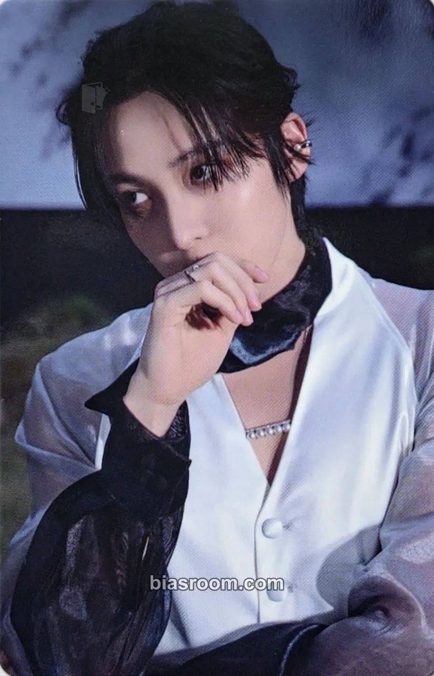Yunho GOLDEN HOUR : Part.4 Photocard - ATEEZ - ATEEZ K-pop photocard