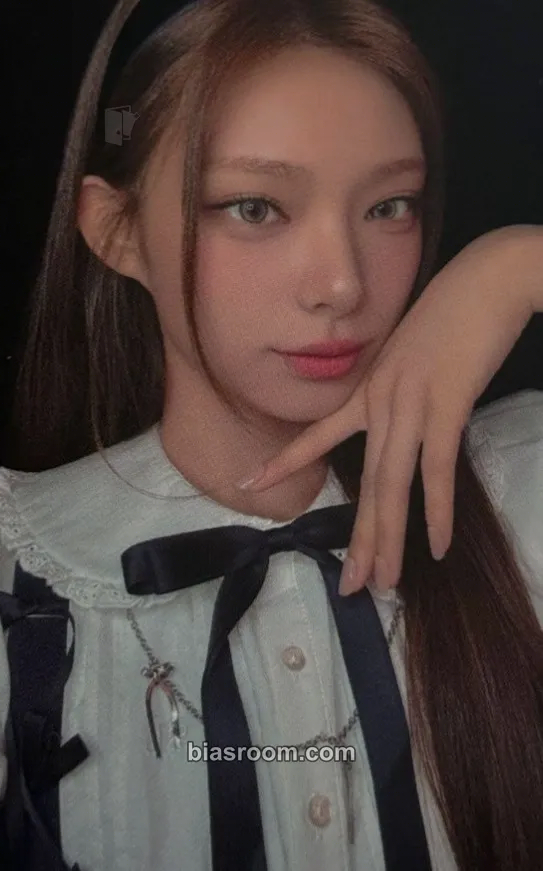 Himesha Physics Photocard - Cosmosy - Cosmosy K-pop photocard