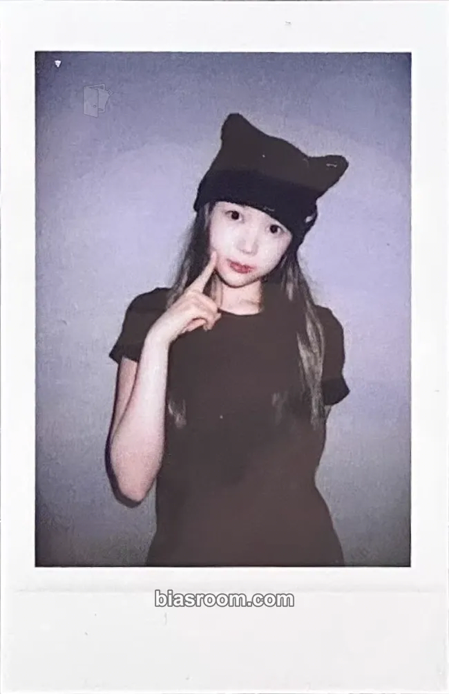 Ye-on The Chase Photocard - Hearts2Hearts - Hearts2Hearts K-pop photocard