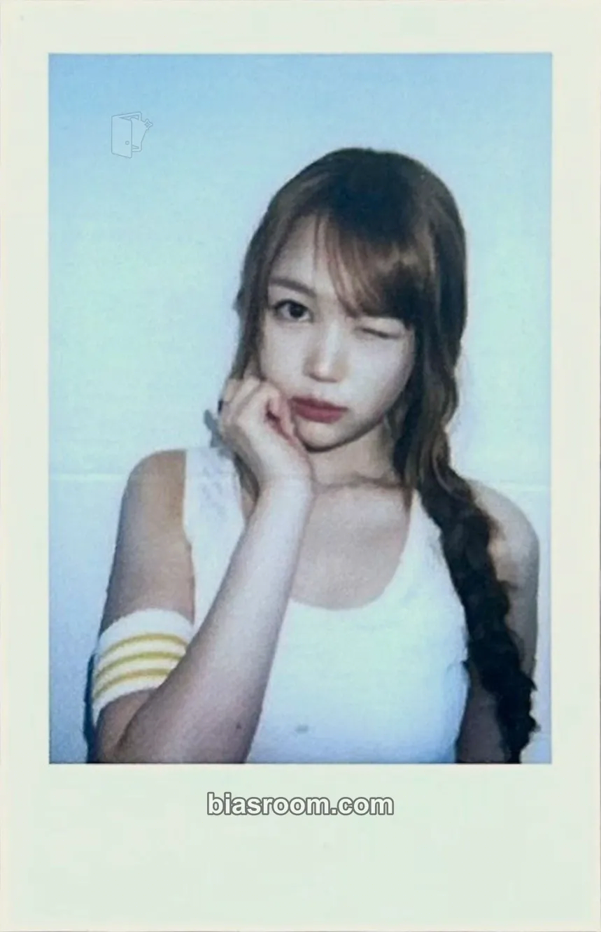 Ye-on STYLE Photocard - Hearts2Hearts - Hearts2Hearts K-pop photocard