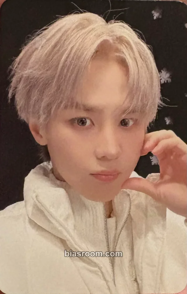 WayV - Kun - Eternal White Album album photocard black version