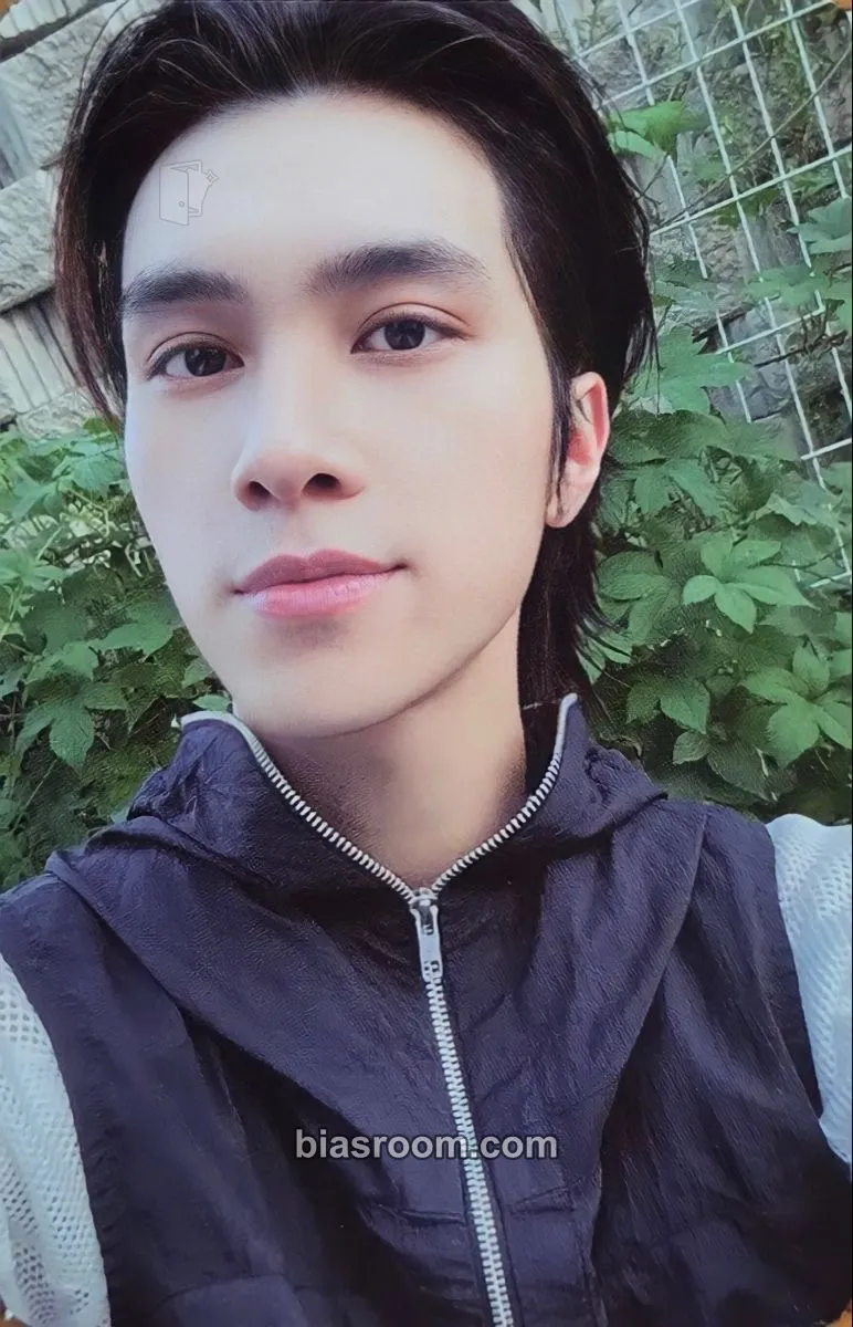 Hendery Universe Photocard - NCT - NCT K-pop photocard