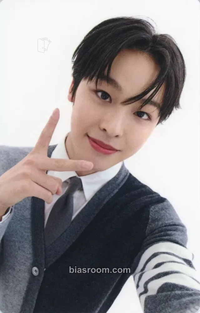 Riku NCT U niverse LASTART PRE-DEBUT TOUR Photocard - NCT WISH - NCT WISH K-pop photocard