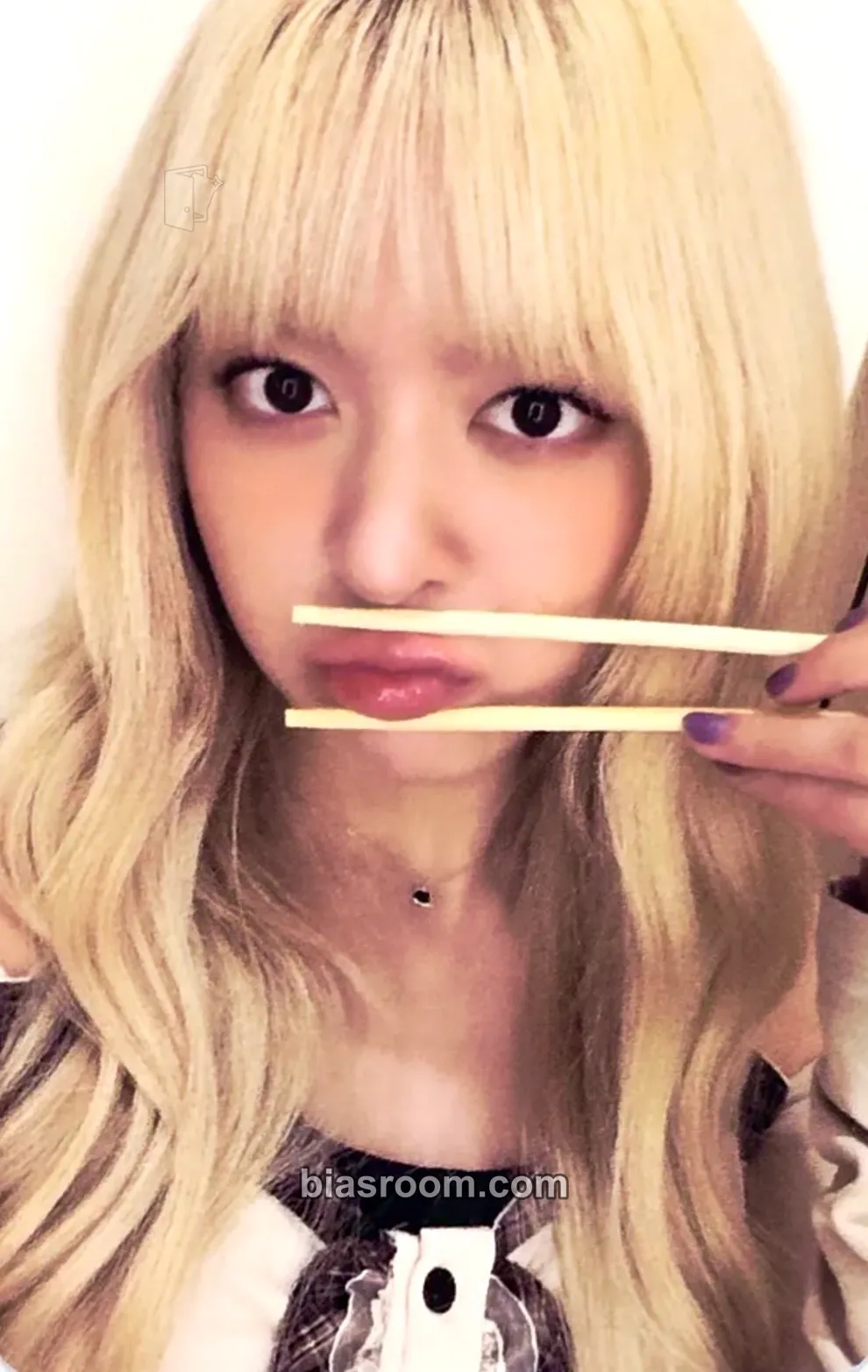 Lily Blue Valentine Photocard - NMIXX - NMIXX K-pop photocard