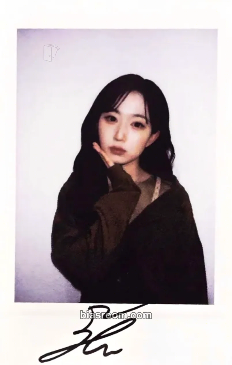Haewon Blue Valentine Photocard - NMIXX - NMIXX K-pop photocard