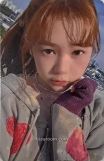 Ye-on FOCUS Photocard - Hearts2Hearts - Hearts2Hearts K-pop photocard
