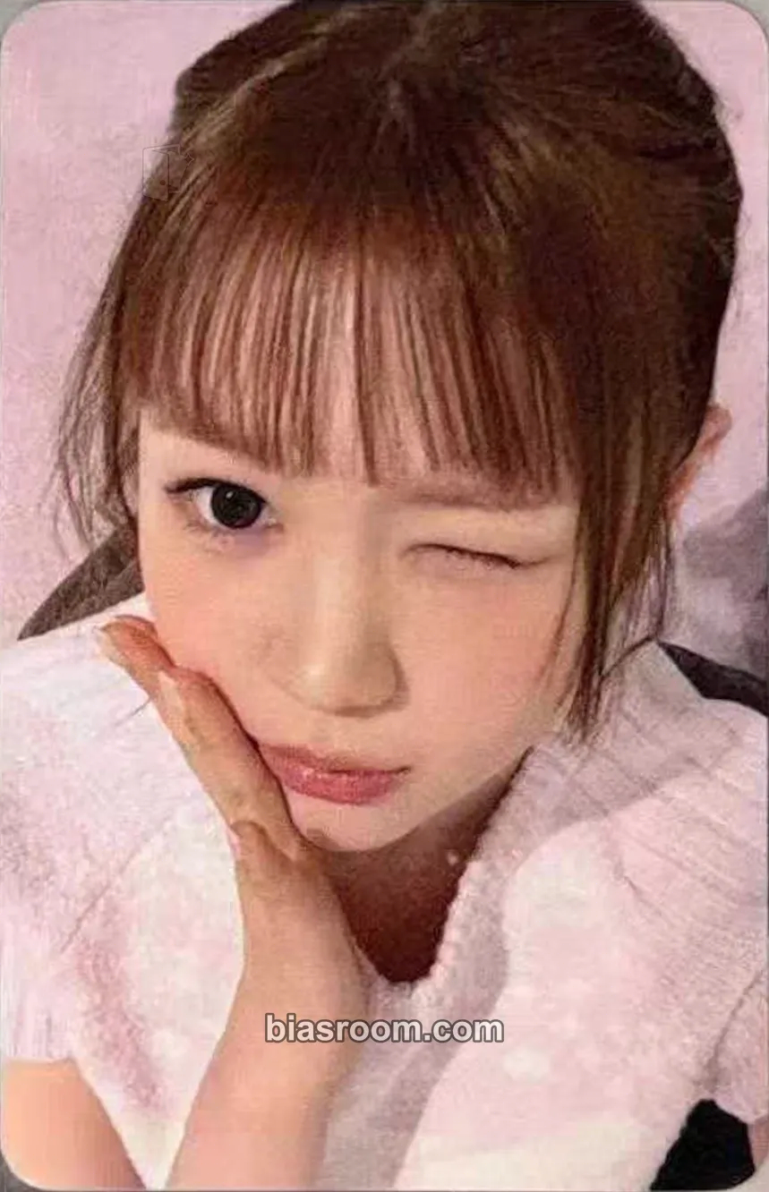Ye-on FOCUS Photocard - Hearts2Hearts - Hearts2Hearts K-pop photocard
