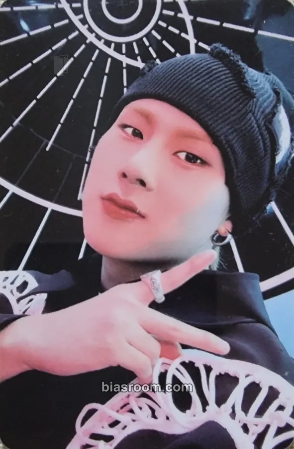Joohoney Lights Photocard - MONSTA X - MONSTA X K-pop photocard