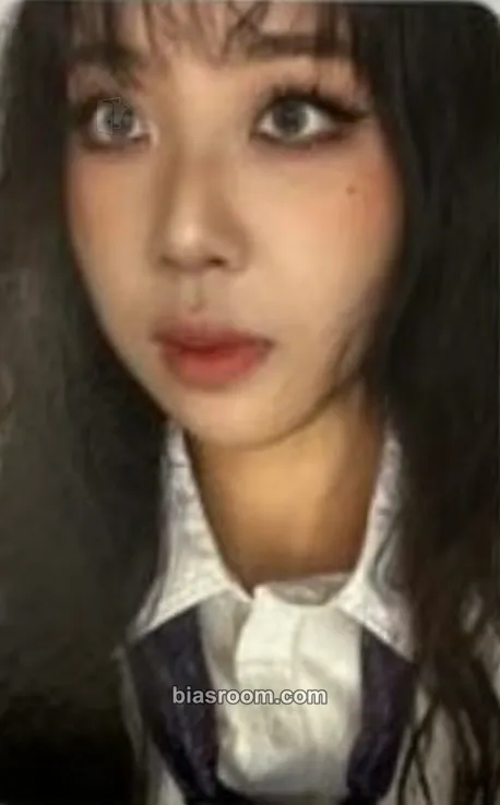 Lee Youngji 16 Fantasy Photocard - Lee Youngji K-pop photocard