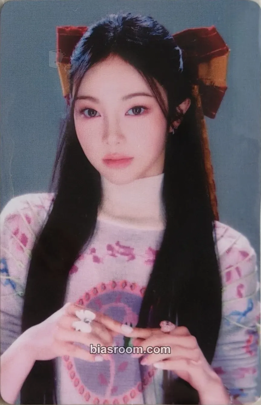 Ian The Chase Photocard - Hearts2Hearts - Hearts2Hearts K-pop photocard