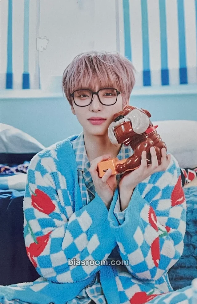 ONEUS - Seoho - Hatchling Album non-selfie