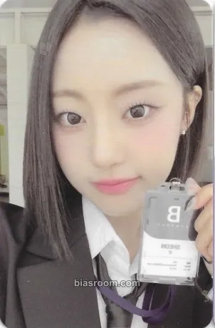 Sheon 2025 Season's Greetings Photocard - Billlie - Billlie K-pop photocard