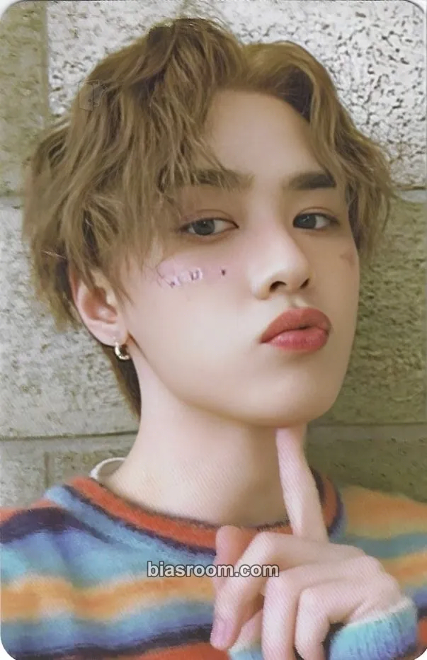 Kun 2024 Season's Greetings Photocard - WayV - WayV K-pop photocard