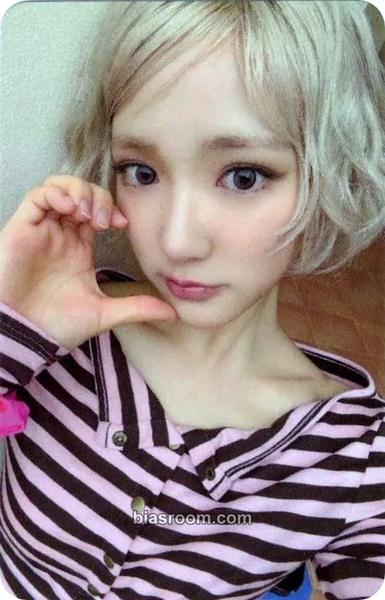 Jiyu Delulu Pack Photocard - KiiiKiii - KiiiKiii K-pop photocard