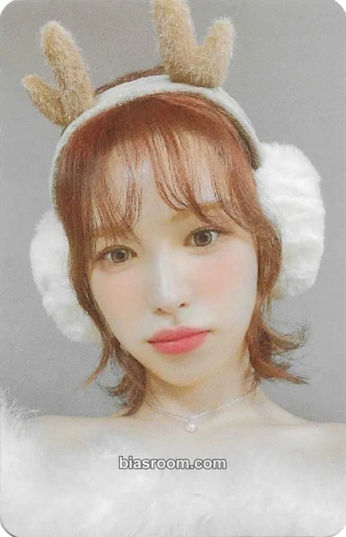 Wendy Pink Christmas Photocard - Red Velvet - Red Velvet K-pop photocard