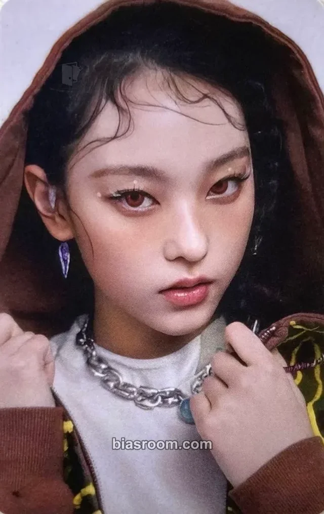 NewJeans - Haerin - ComplexCon 2025 Event trading card merch photocard venue-limited
