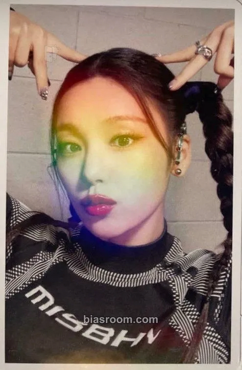 Yeji Voltage Photocard - ITZY - ITZY K-pop photocard